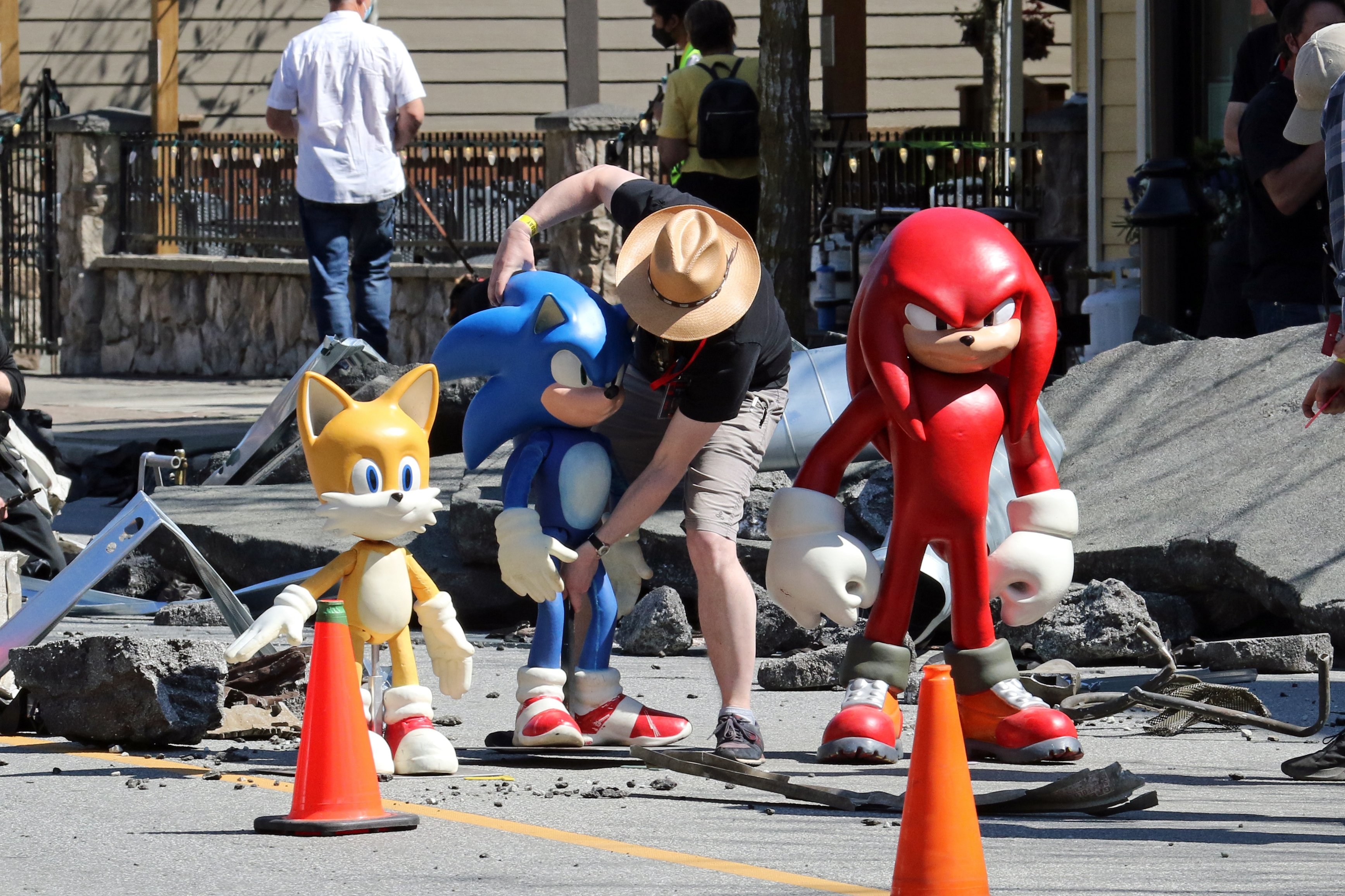 Sonic 2' Set Photo Reveals Knuckles and Tails